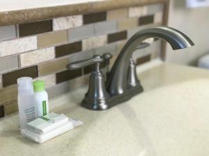 nite inn walking distance to universal studios hollywood