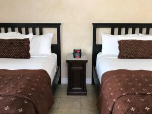 nite inn walking distance to universal studios hollywood