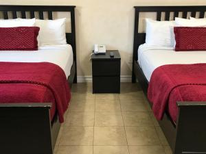 nite inn walking distance to universal studios hollywood