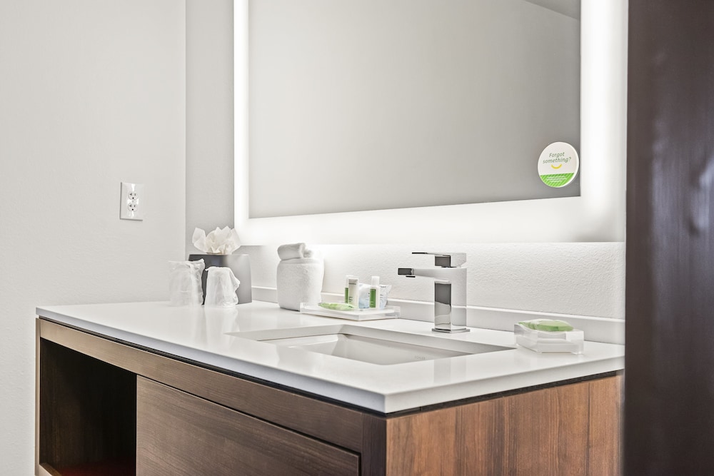holiday inn st petersburg west by ihg