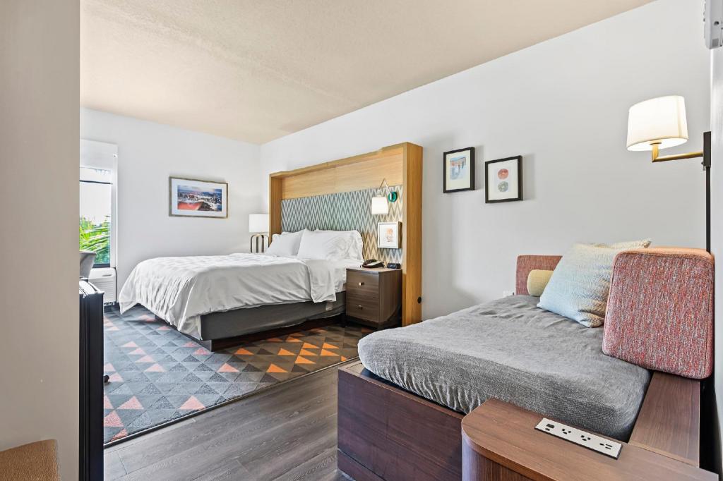 holiday inn st petersburg west by ihg