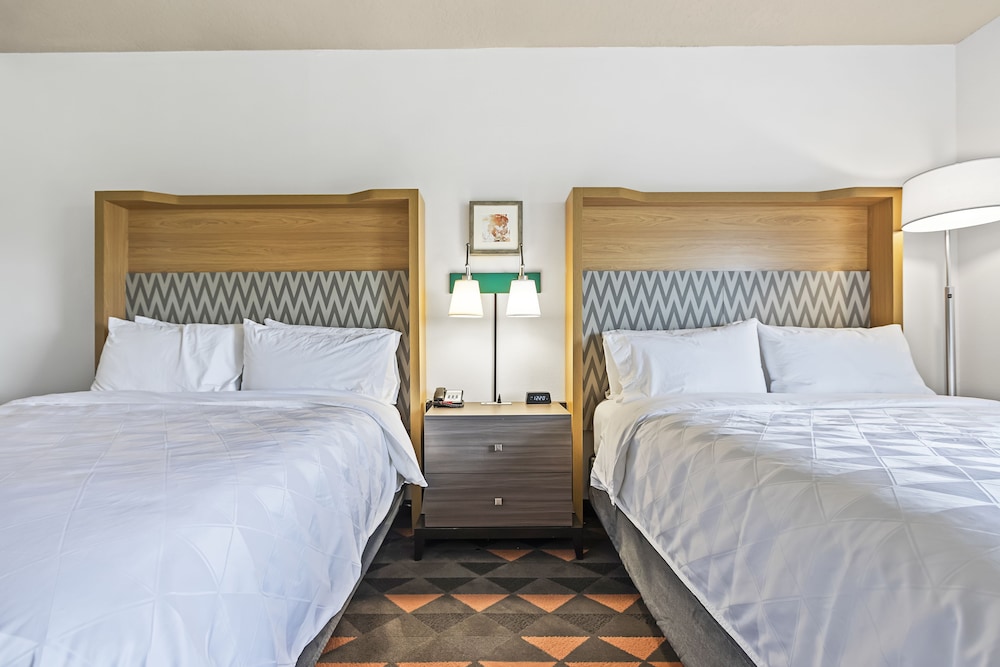 holiday inn st petersburg west by ihg