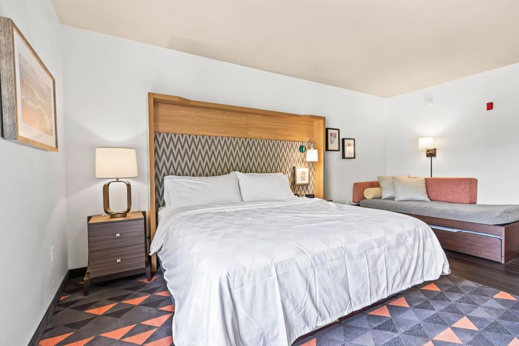 holiday inn st petersburg west by ihg