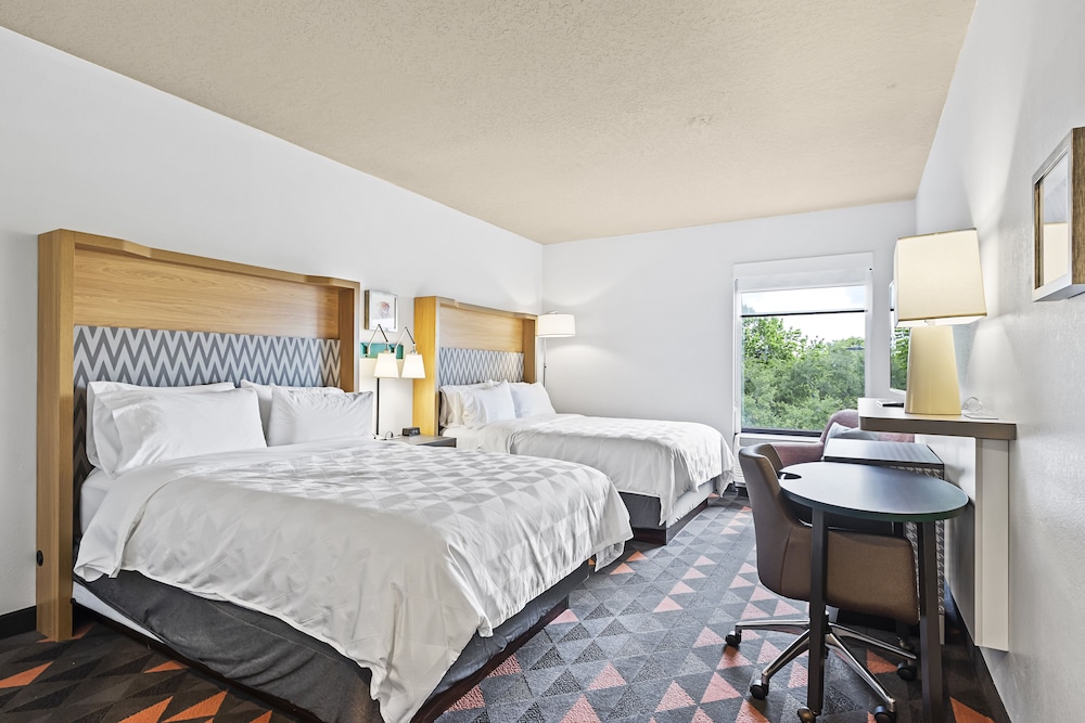 holiday inn st petersburg west by ihg