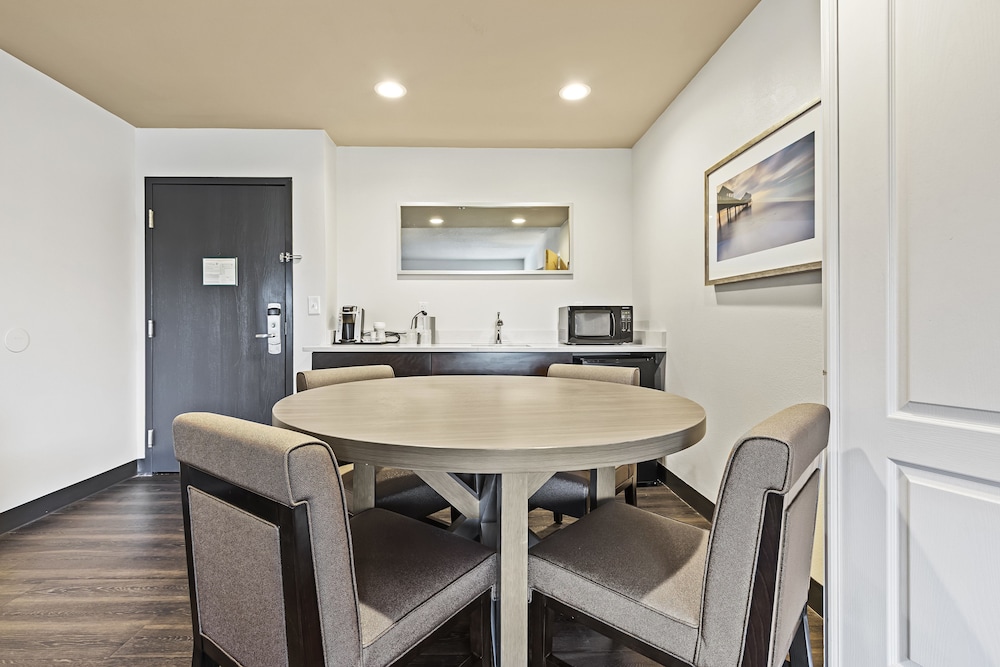 holiday inn st petersburg west by ihg