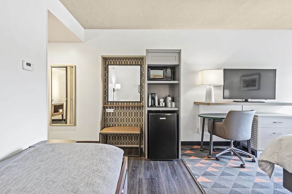 holiday inn st petersburg west by ihg