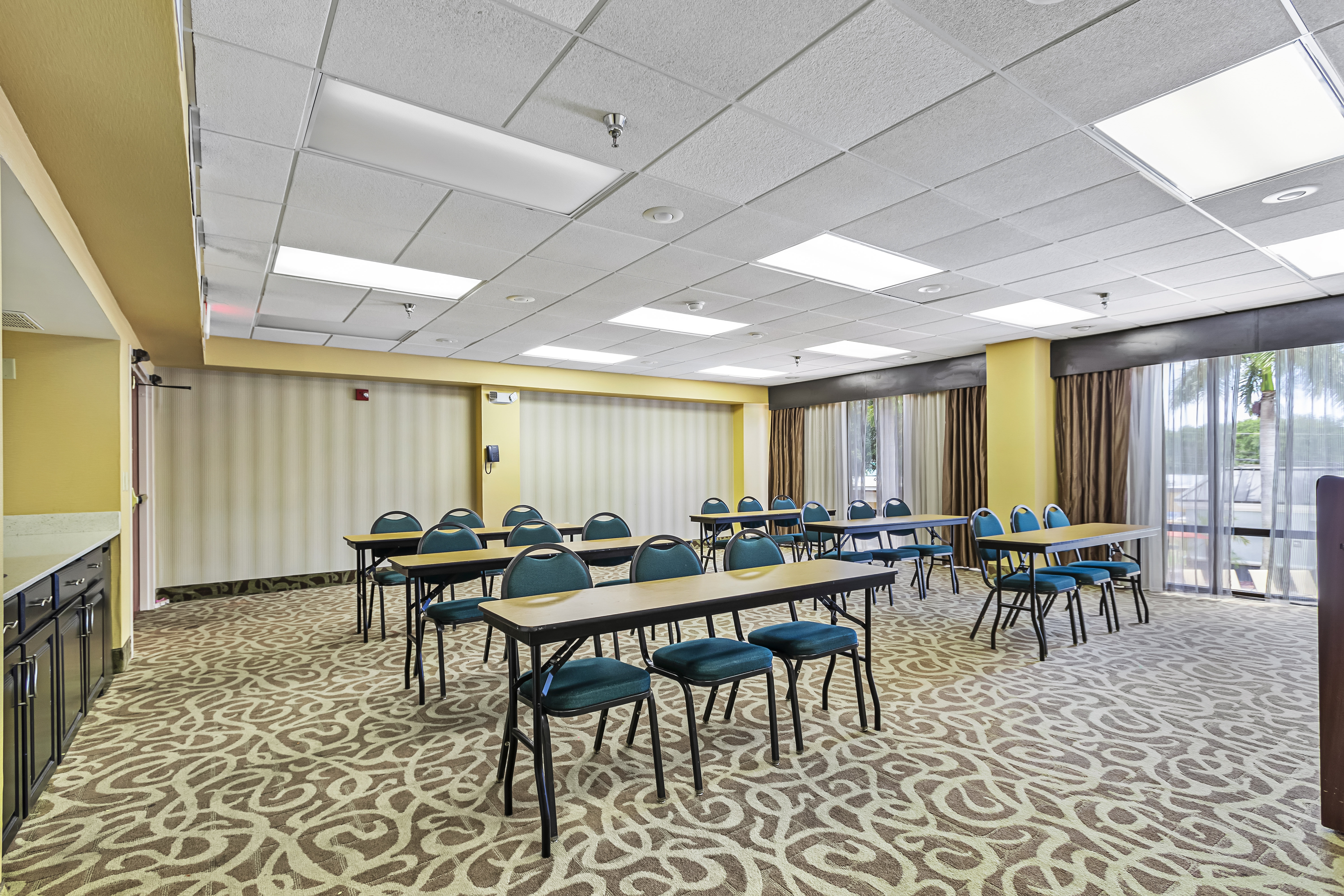 holiday inn st petersburg west by ihg