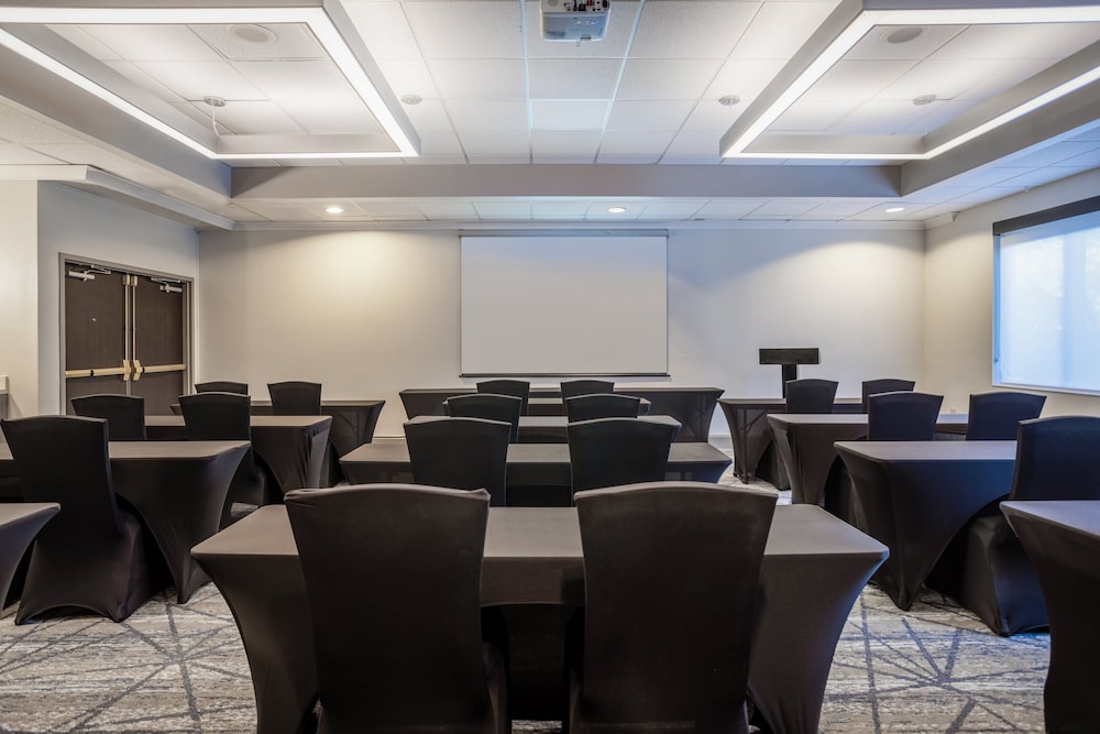 holiday inn express and suites tampa i 75