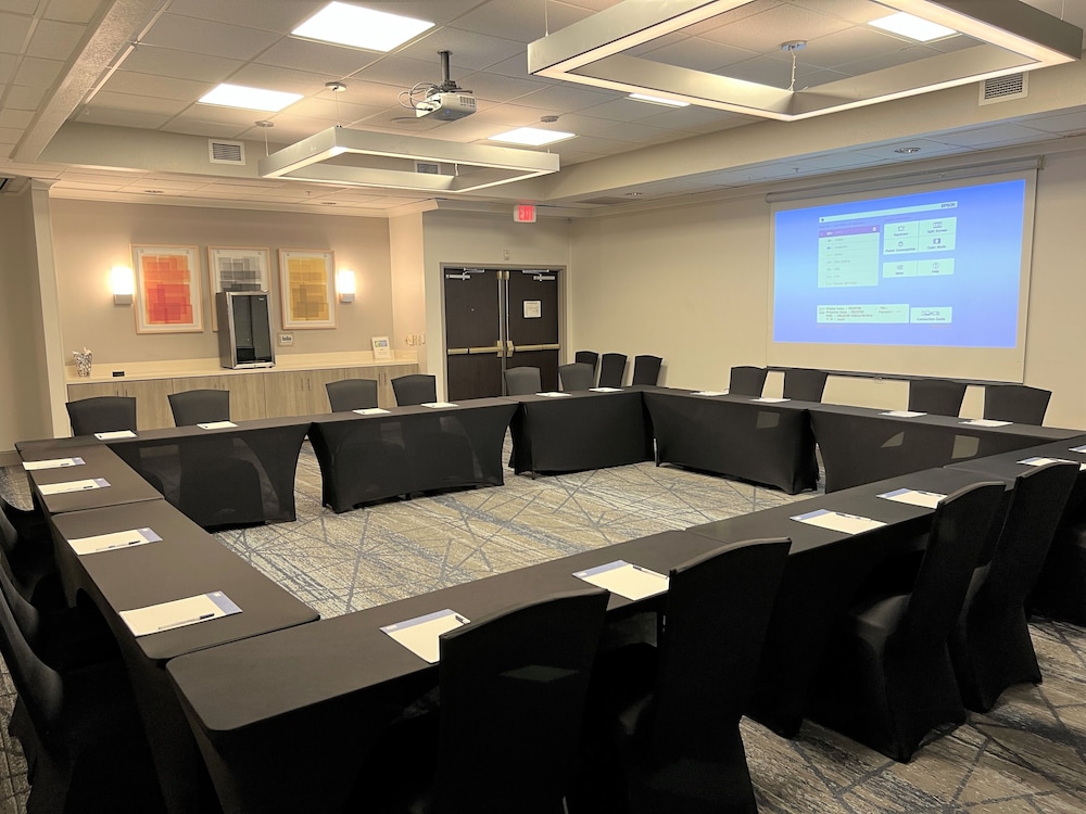 holiday inn express and suites tampa i 75
