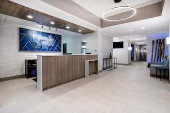 Holiday Inn Express & Suites Tampa-I-75,Tampa>>Pebble Creek,4 star
