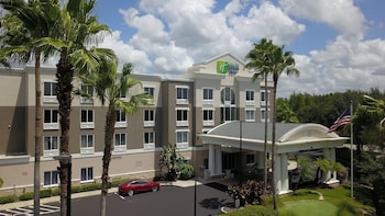Holiday Inn Express & Suites Tampa-I-75,Tampa>>Pebble Creek,4 star