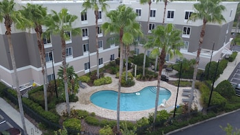 Holiday Inn Express & Suites Tampa-I-75,Tampa>>Pebble Creek,4 star