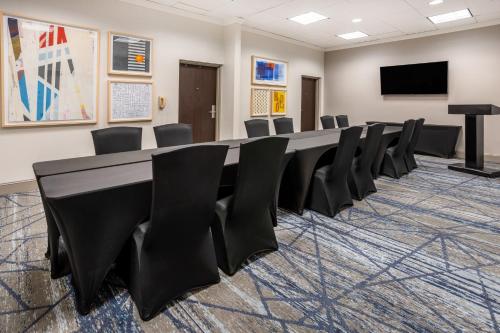 holiday inn express and suites tampa i 75