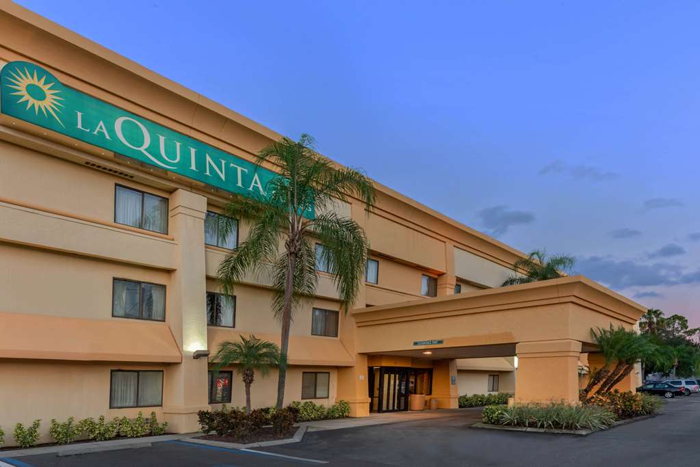 la quinta inn and suites by wyndham tampa brandon west