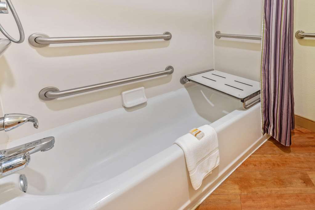 la quinta inn and suites by wyndham tampa brandon west