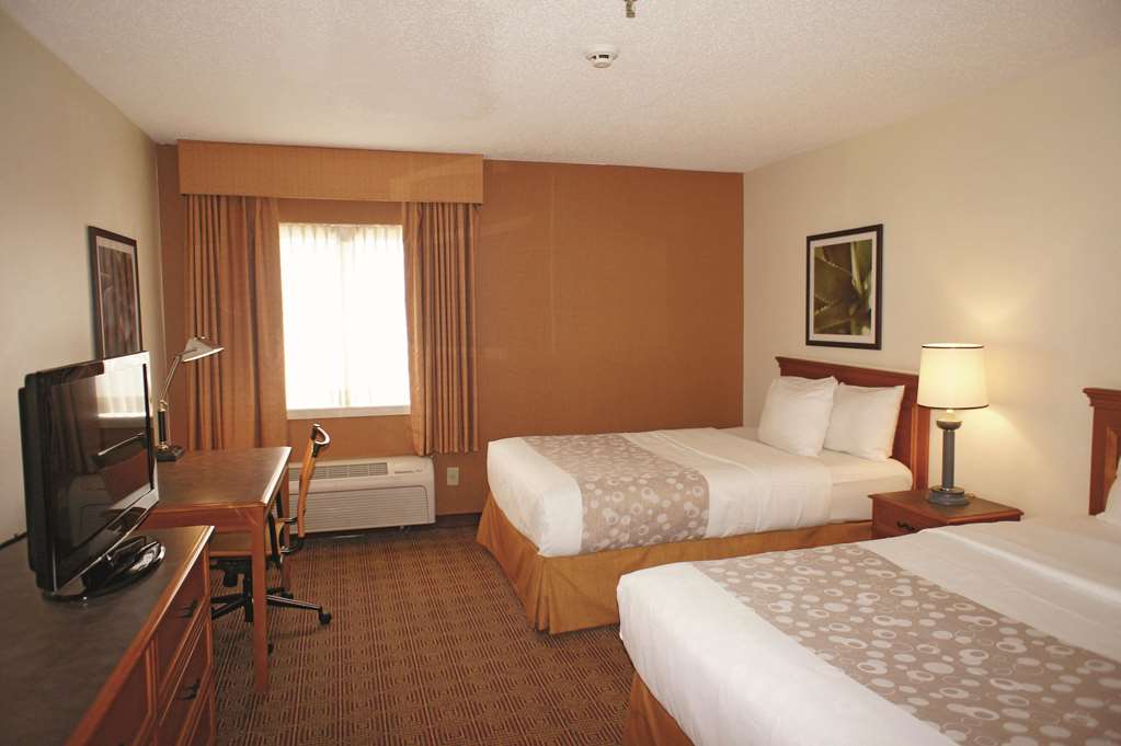 la quinta inn and suites by wyndham tampa brandon west