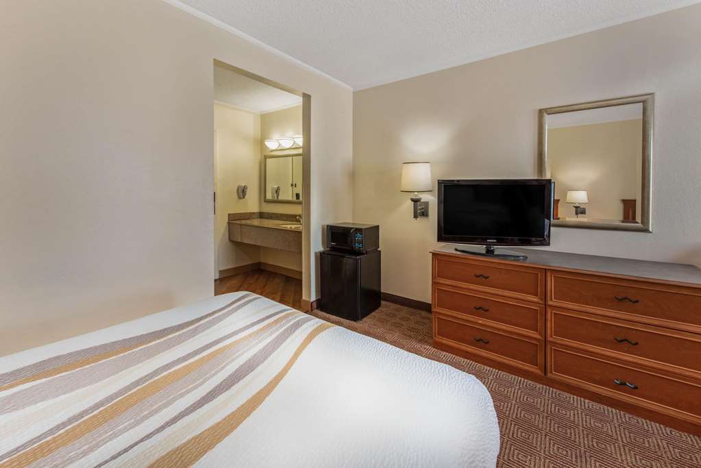 la quinta inn and suites by wyndham tampa brandon west