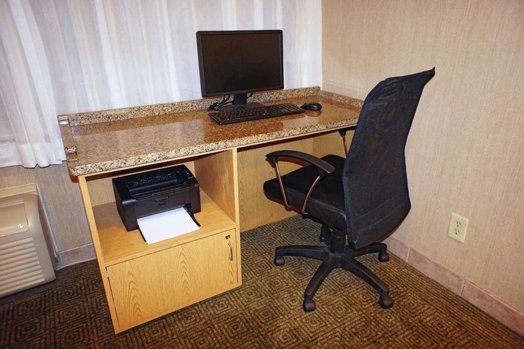 la quinta inn and suites by wyndham tampa brandon west