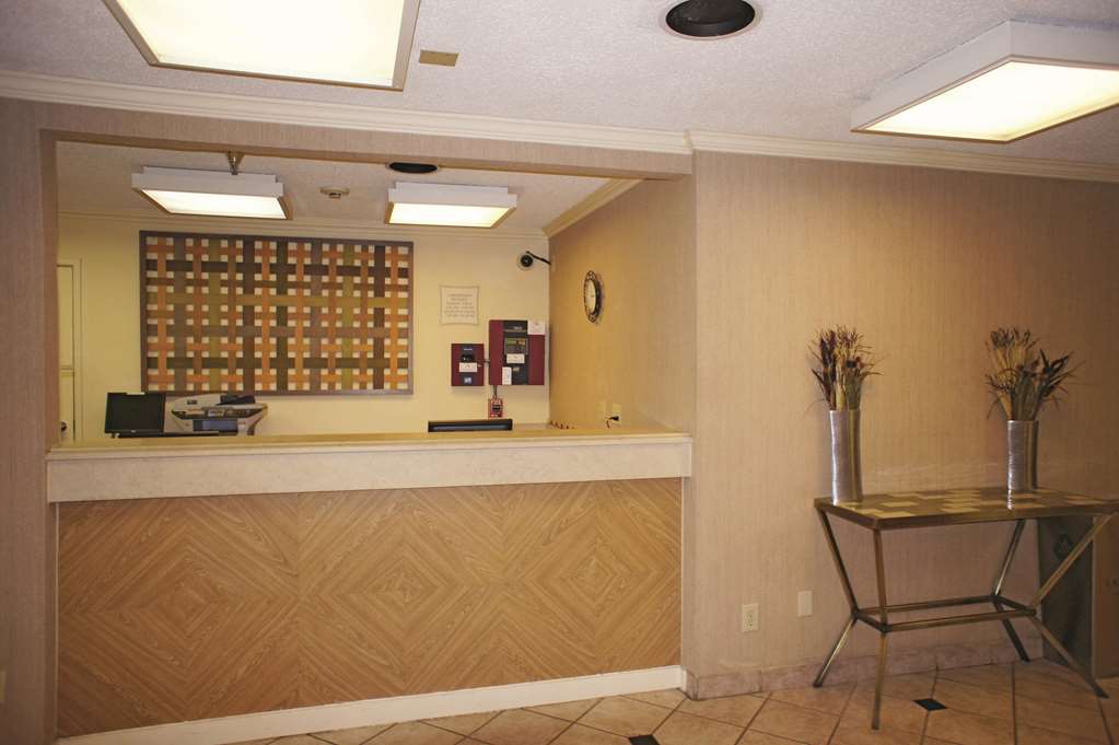 la quinta inn and suites by wyndham tampa brandon west