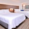 Holiday Inn Express Hotel & Suites Tampa-Anderson Rd/Veteran By Ihg,Hillsborough County>>Beach Walk,3 star