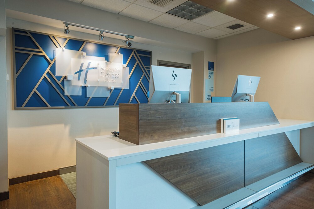 holiday inn express and suites tampa northwest oldsmar
