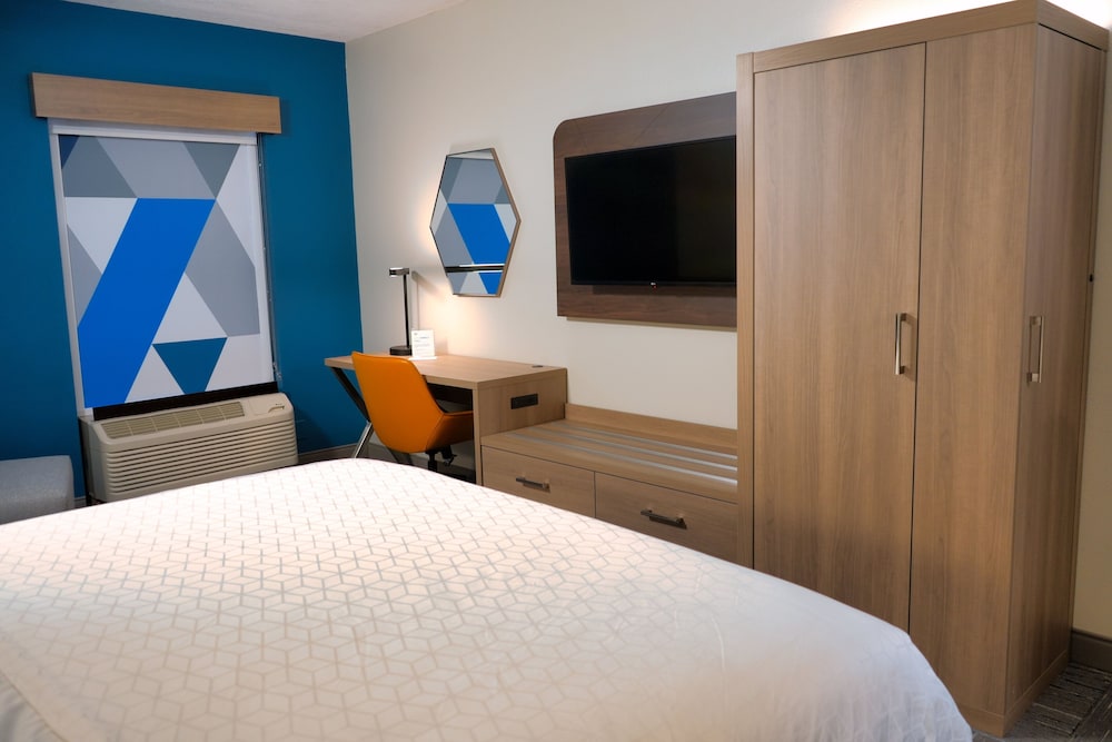 holiday inn express and suites tampa northwest oldsmar