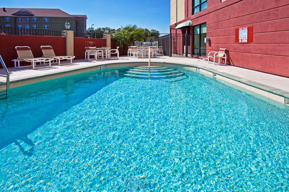 holiday inn express and suites tampa northwest oldsmar