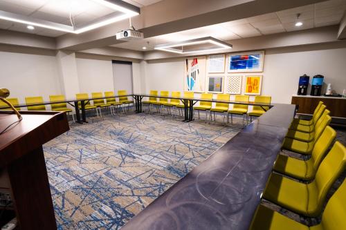 holiday inn express and suites tampa northwest oldsmar