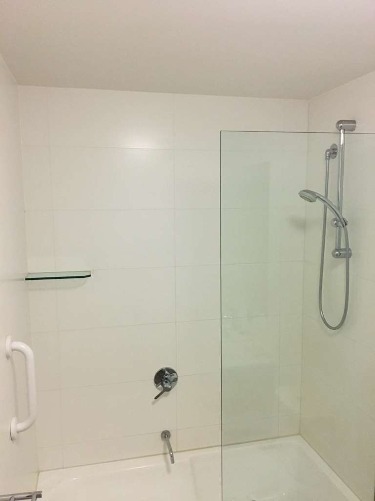 best western plus the tudor box hill