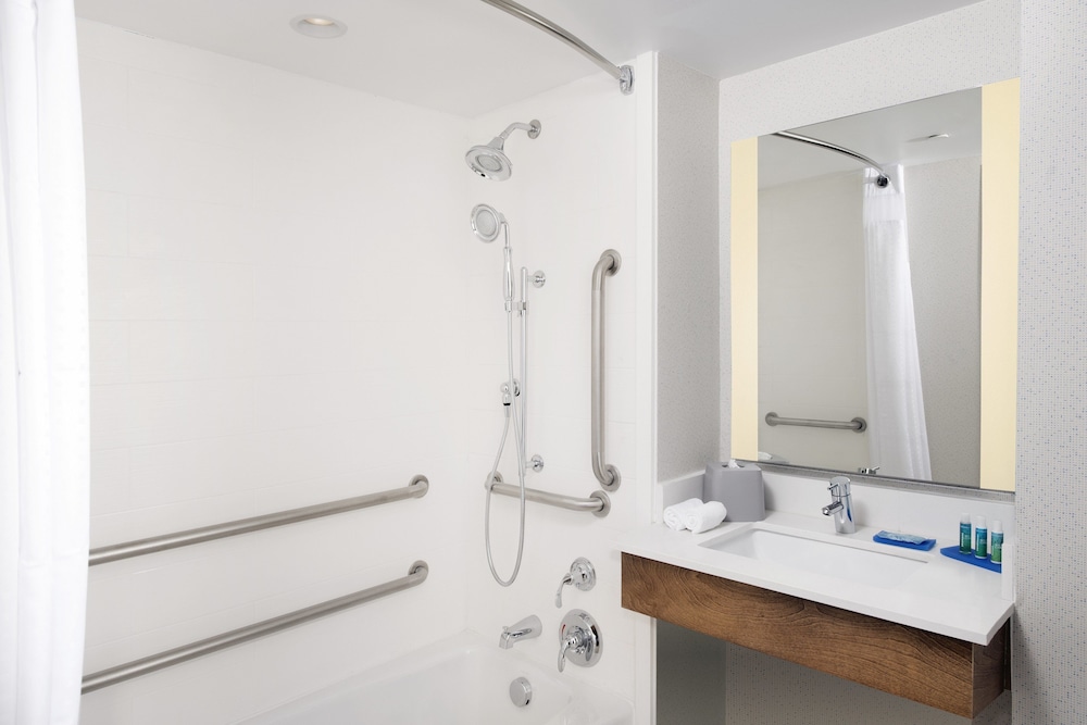 holiday inn express and suites college park university area by ihg