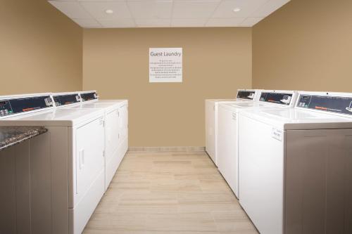 holiday inn express and suites college park university area by ihg