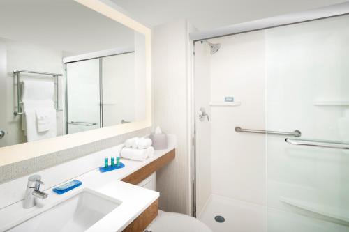 holiday inn express and suites college park university area by ihg
