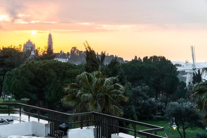 cassia hotel jerusalem
