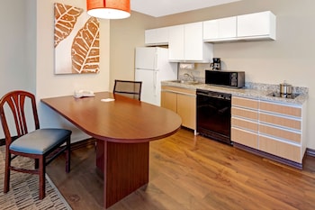 hawthorn suites charlotte executive center