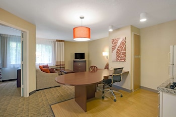 hawthorn suites charlotte executive center