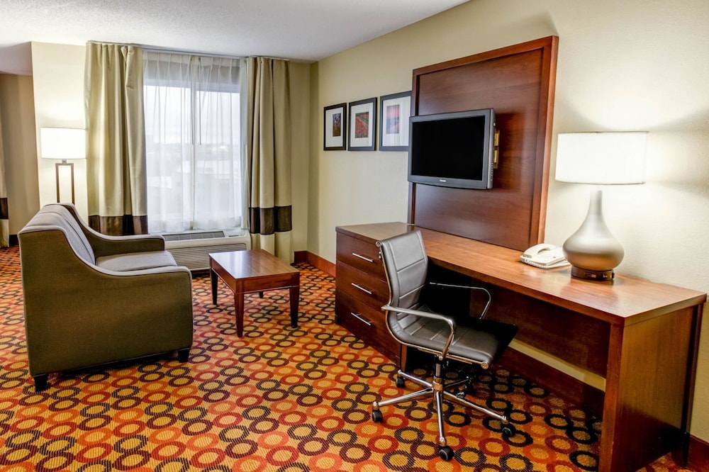 comfort suites concord mills