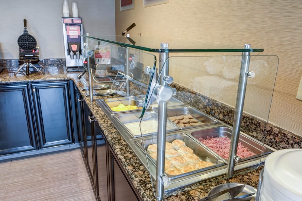 comfort suites concord mills