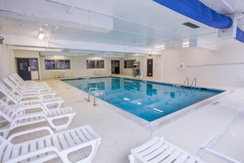 comfort suites concord mills