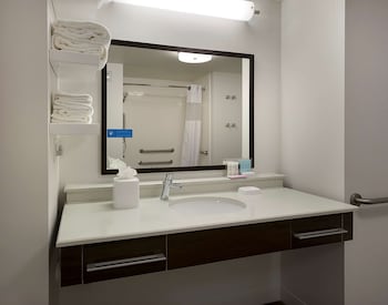 hampton inn and suites charlotte pineville