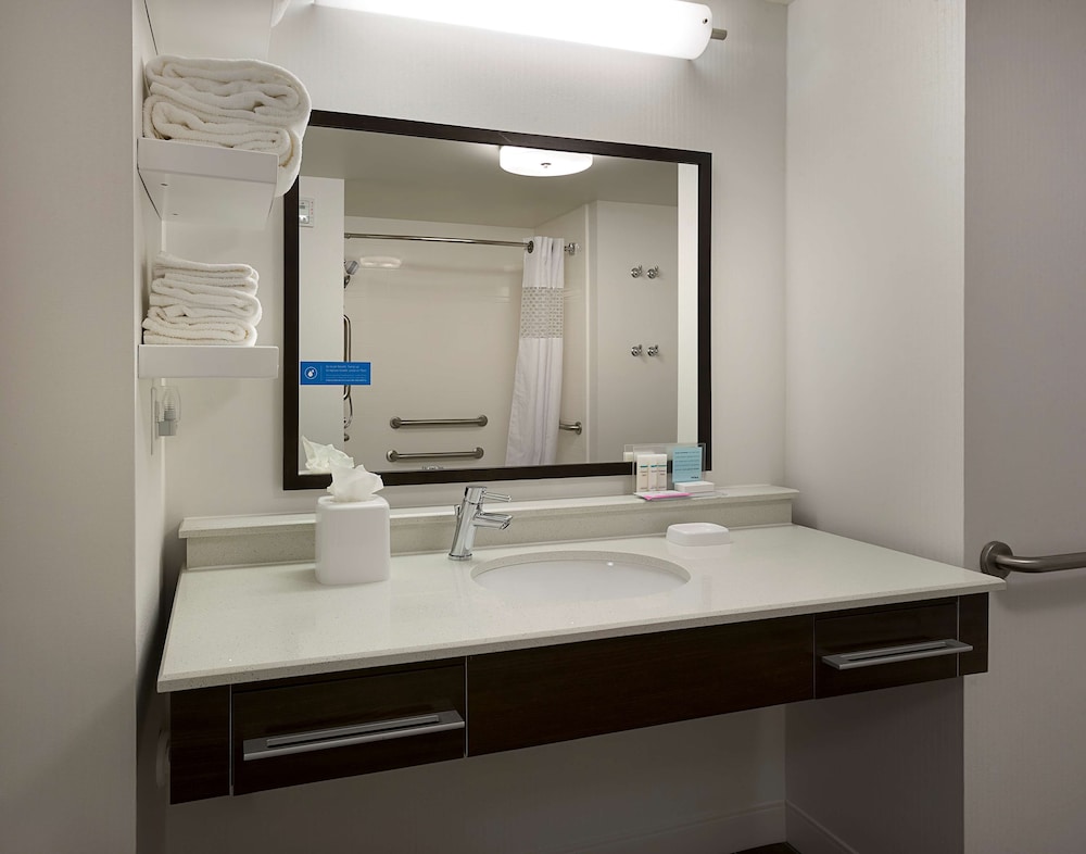 hampton inn and suites charlotte pineville