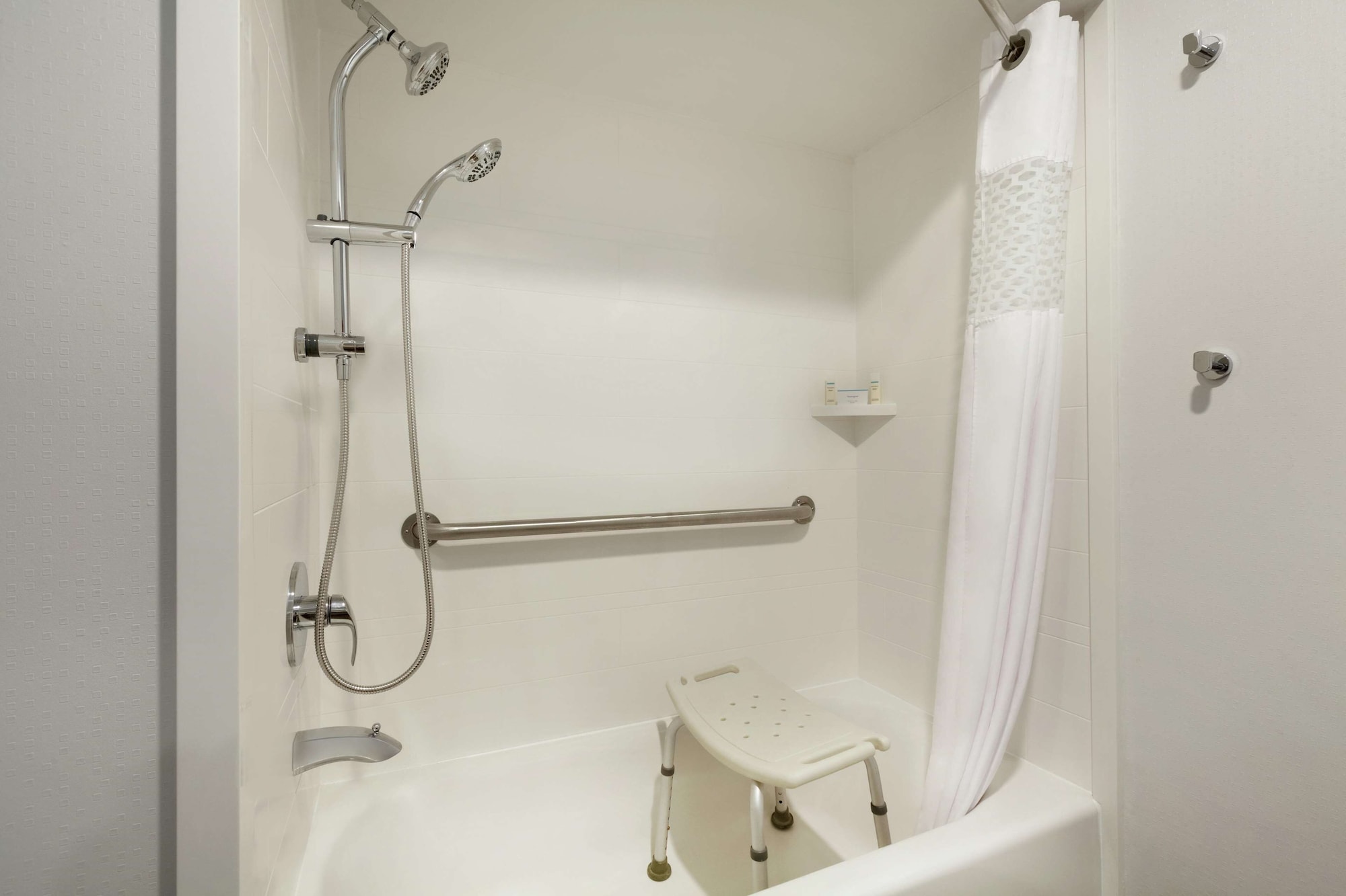 hampton inn clackamas