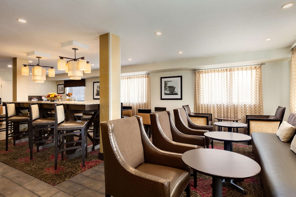 hampton inn clackamas