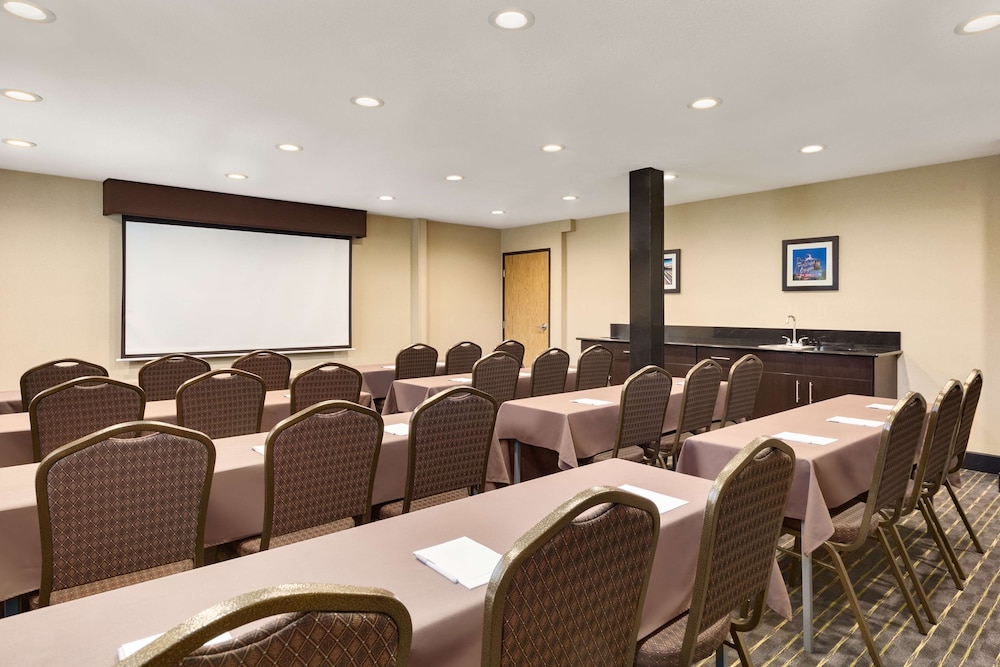 hampton inn clackamas