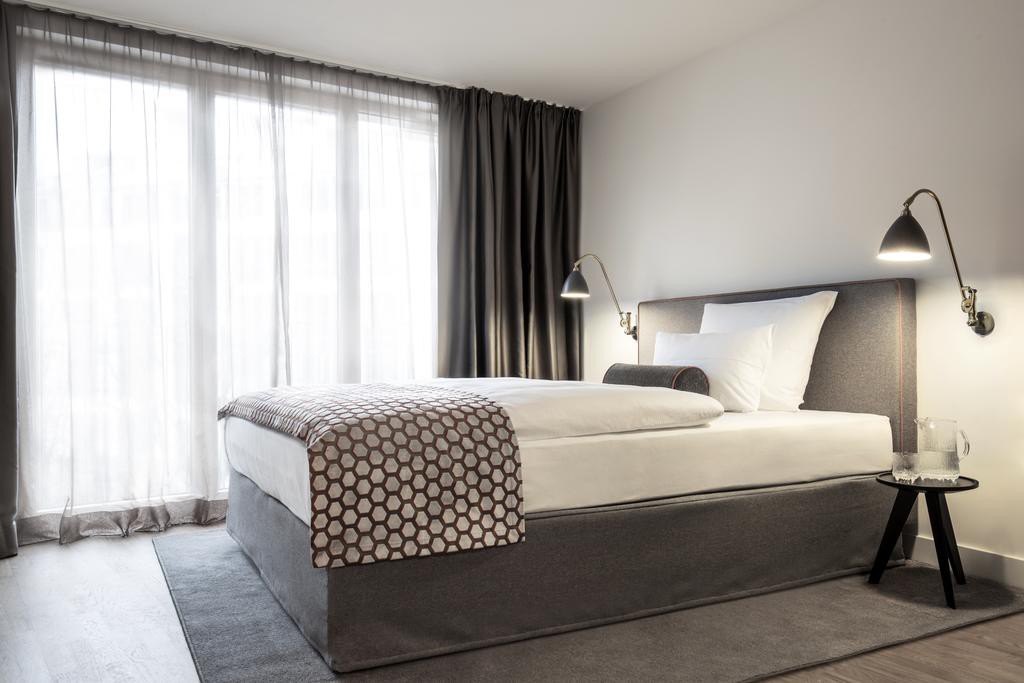 bob w munich old town