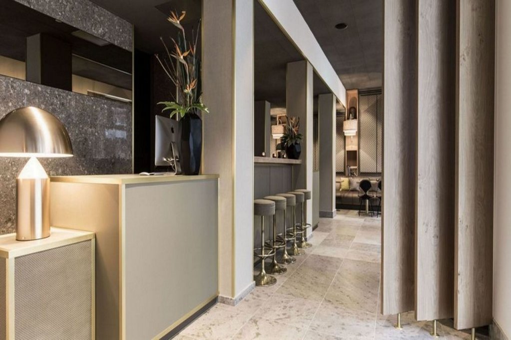 bob w munich old town