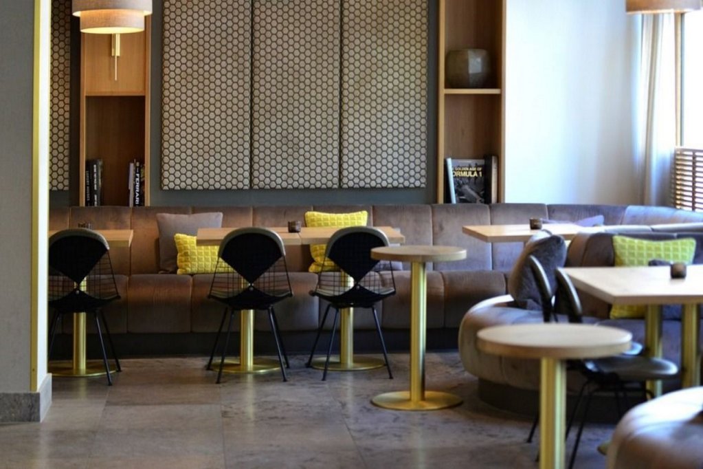 bob w munich old town