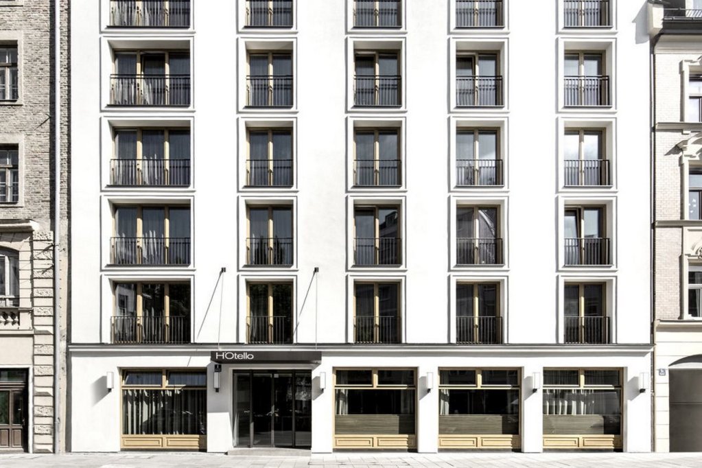 bob w munich old town