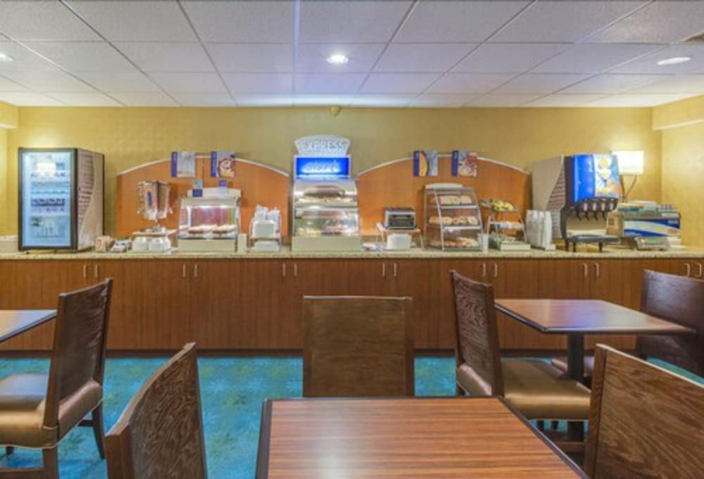 holiday inn express hunt valley by ihg