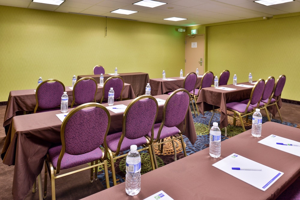 holiday inn express hunt valley by ihg