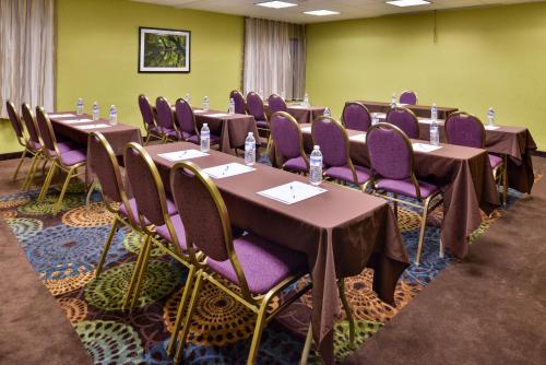 holiday inn express hunt valley by ihg